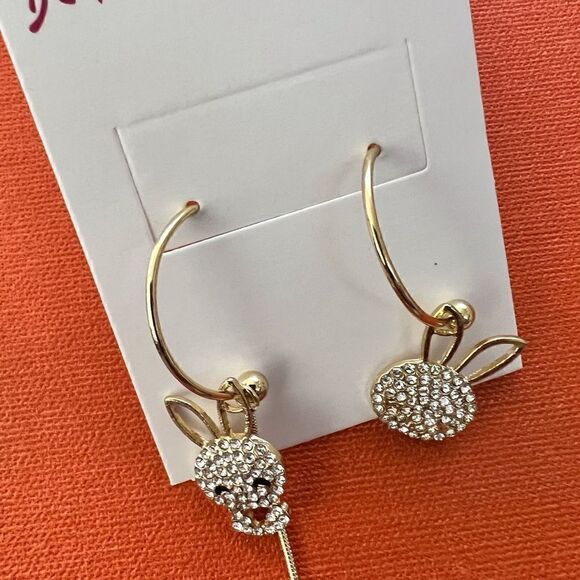 🐰 🎊🎊HP🎉🎉 Betsey Johnson mismatched dangle bunny earrings 🐰 - Picture 3 of 6